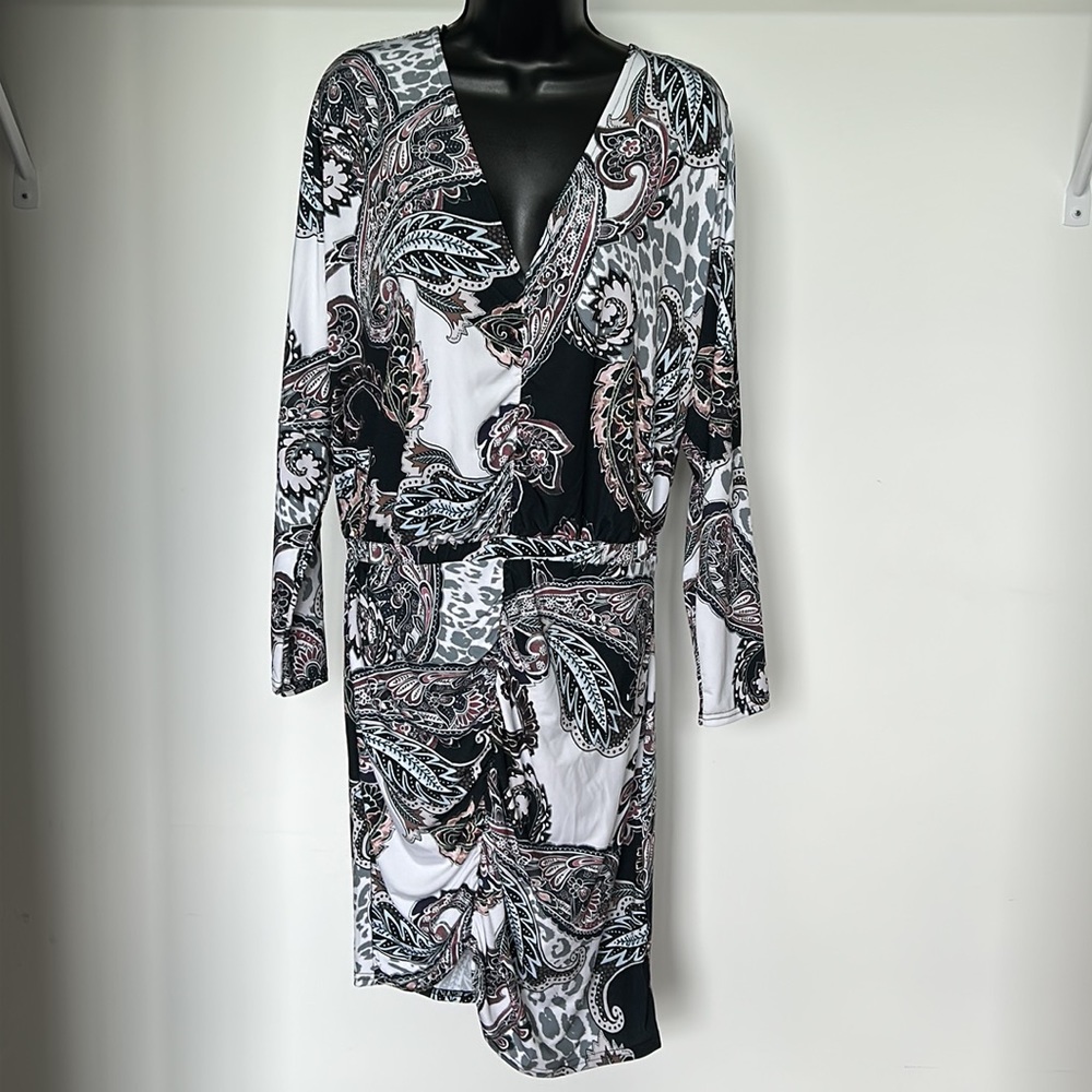 VENUS V-neck Long Sleeve Paisley Dress, size XL